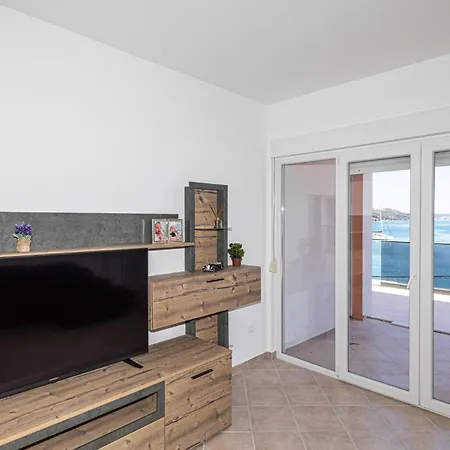 Beautiful Apartment In Marina Marina