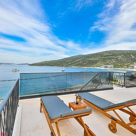 Beautiful Apartment In Marina Daire