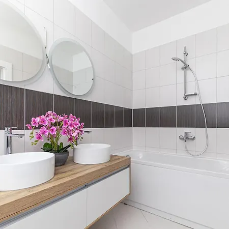 Beautiful Apartment In Marina *